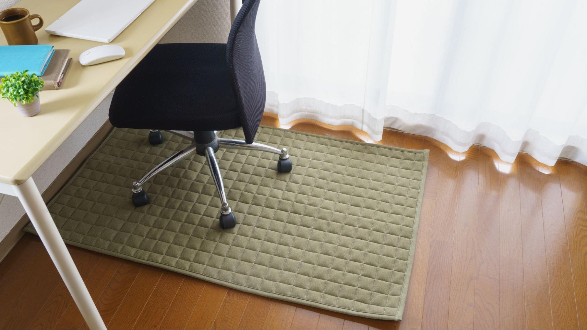 100-MAT007 ホーム＆キッチン チェアマット カーペット保護用デスクチェアマット 滑り止めゲーミング ゲーミングチェアマット 140×180cm 滑り止めフロアプロテクター カーペットと堅木張りの床用 オフィスチェアマット ゲームやコ