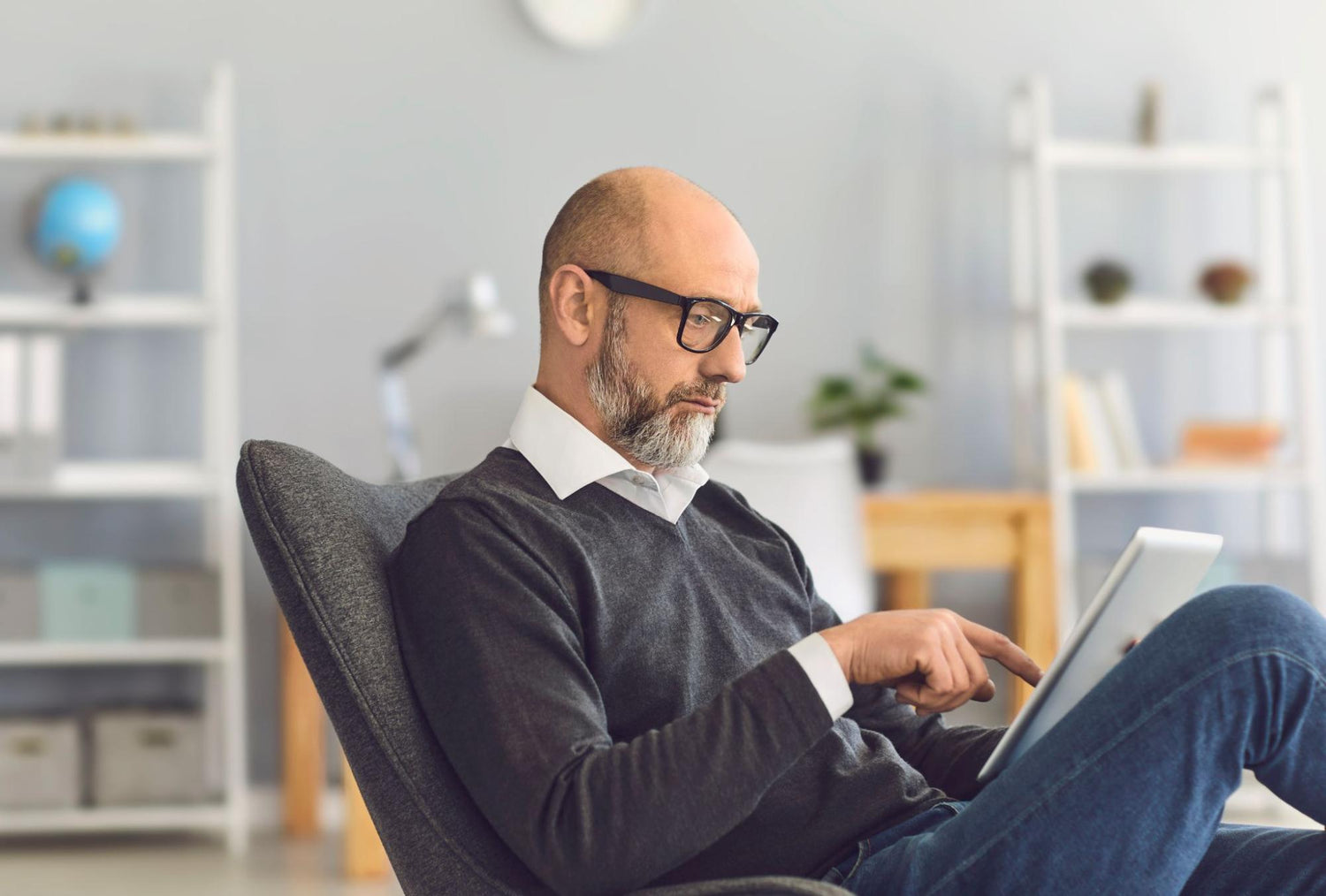 リクライニングチェアは腰に悪い?腰痛が気になる人向けの正しい選び方を解説!